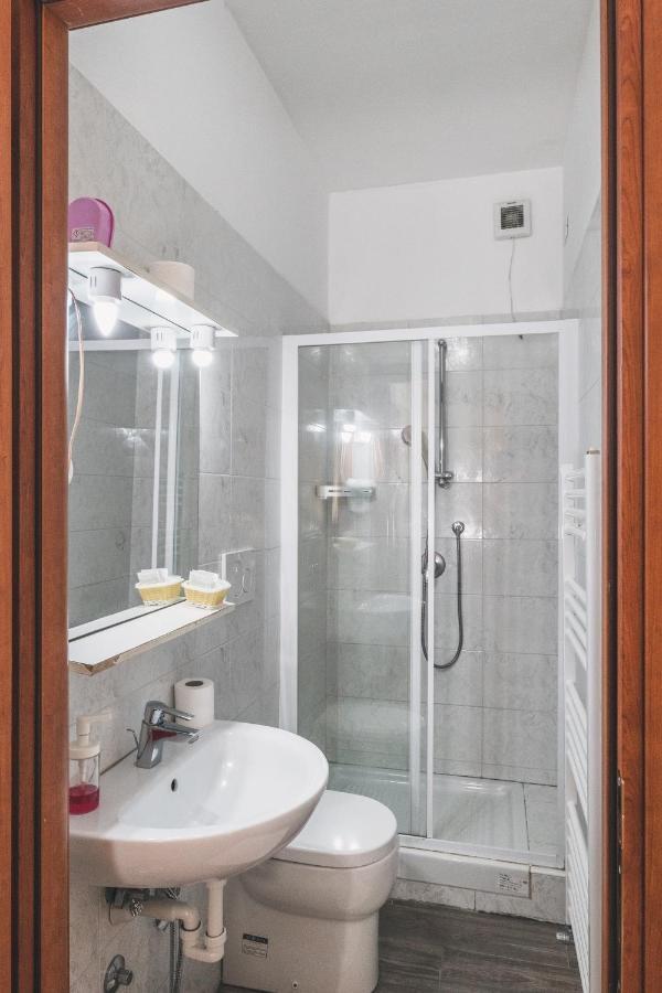 Bulldog Station Apartments With Private Wc, Ac, Tv Местре Экстерьер фото