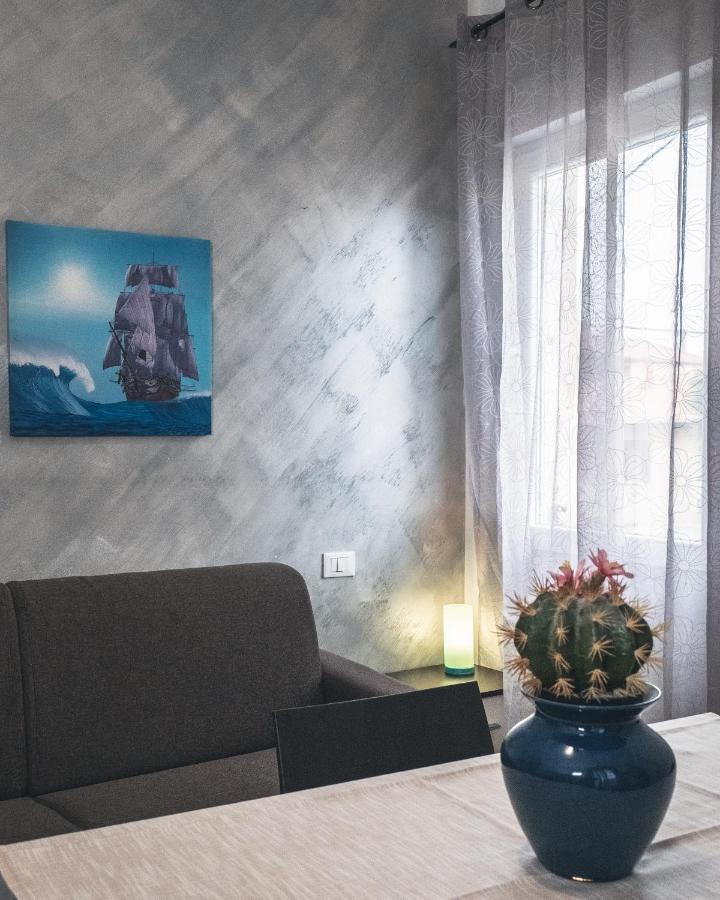 Bulldog Station Apartments With Private Wc, Ac, Tv Местре Экстерьер фото