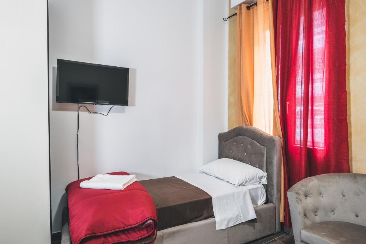 Bulldog Station Apartments With Private Wc, Ac, Tv Местре Экстерьер фото