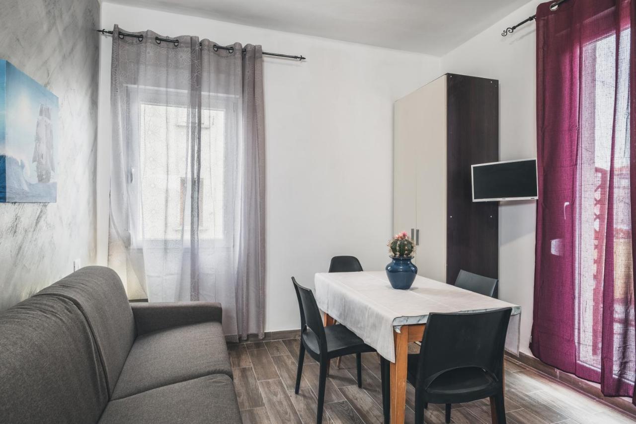Bulldog Station Apartments With Private Wc, Ac, Tv Местре Экстерьер фото