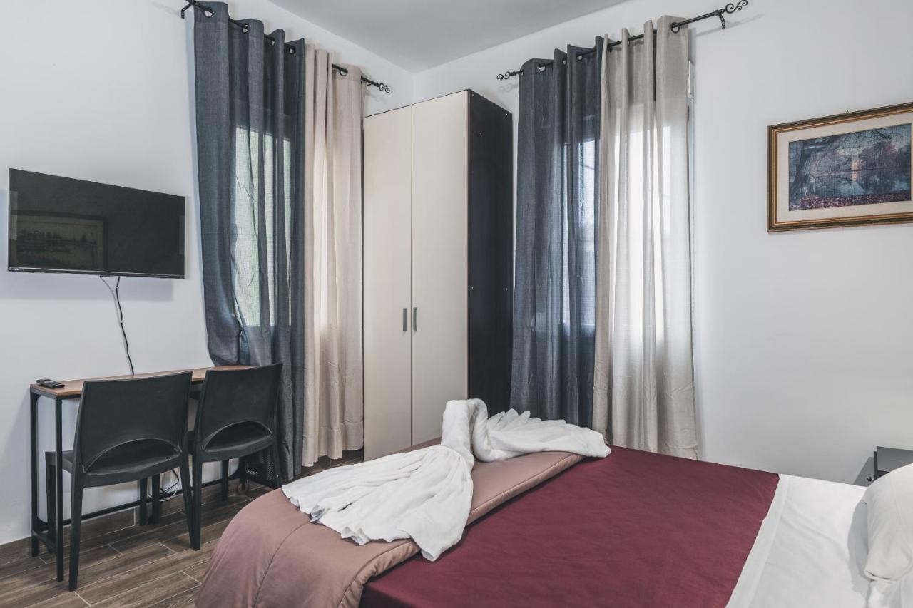 Bulldog Station Apartments With Private Wc, Ac, Tv Местре Экстерьер фото